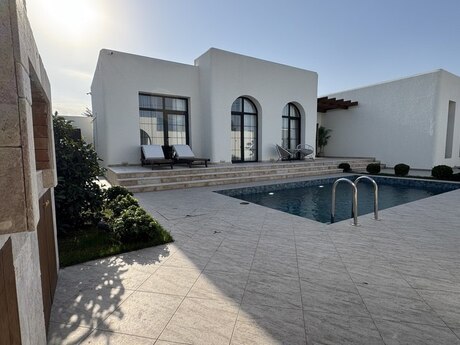 4 otaqlı həyət evi/bağ evi - Şüvəlan q. - 170 m²