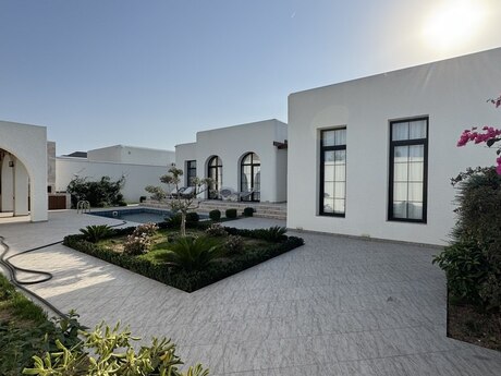 4 otaqlı həyət evi/bağ evi - Şüvəlan q. - 170 m²