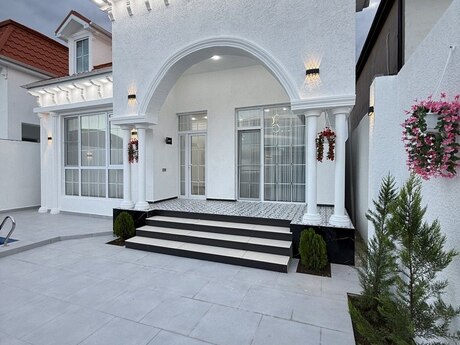 4 otaqlı həyət evi/bağ evi - Buzovna q. - 140 m²