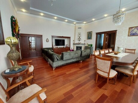 5 otaqlı köhnə tikili - İçəri Şəhər m. - 140 m²