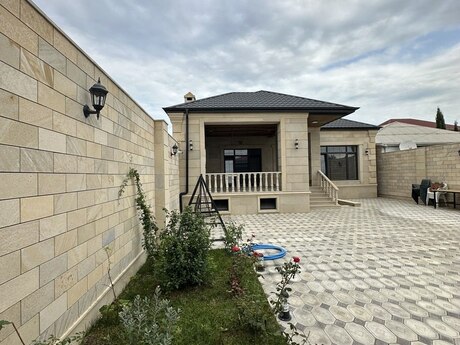 4 otaqlı həyət evi/bağ evi - Buzovna q. - 150 m²