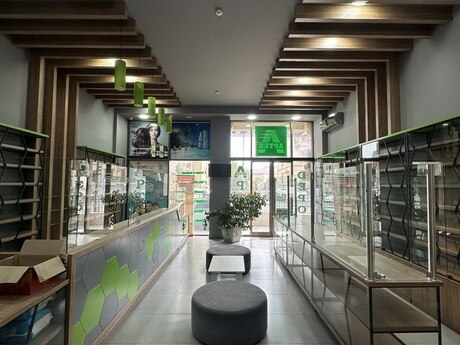 Obyekt - İnşaatçılar m. - 385 m²