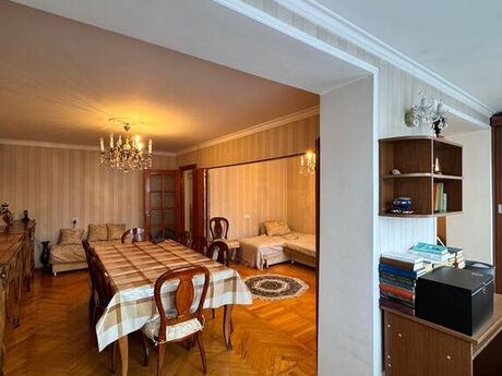 3 otaqlı köhnə tikili - Nizami m. - 75 m²