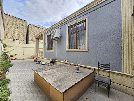 4 otaqlı həyət evi/bağ evi - Xırdalan - 130 m²