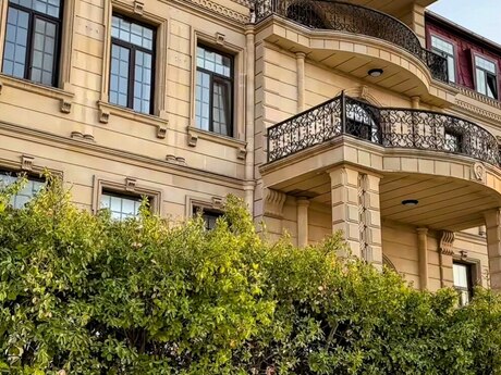 10 otaqlı həyət evi/bağ evi - Novxanı q. - 1000 m²
