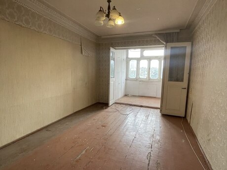 3 otaqlı köhnə tikili - İnşaatçılar m. - 75 m²