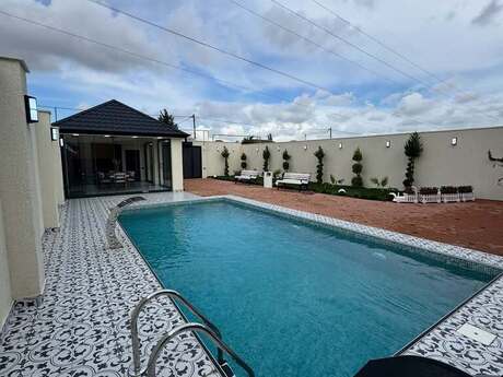 4 otaqlı həyət evi/bağ evi - Mərdəkan q. - 170 m²
