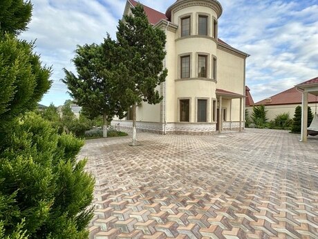 10 otaqlı həyət evi/bağ evi - Mərdəkan q. - 700 m²