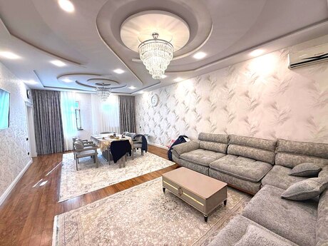 4 otaqlı həyət evi/bağ evi - Bakıxanov q. - 254.8 m²