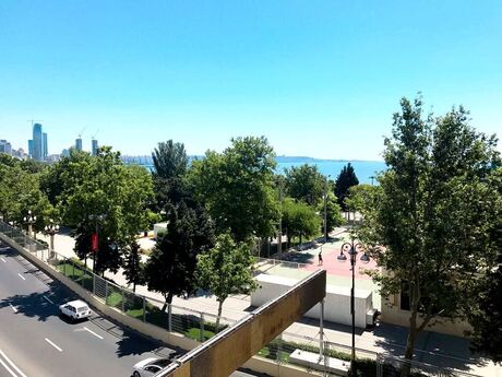 Объявление №5530084 - Баку, м. Сахил, 3-комн., 160 м², 4/5 этаж