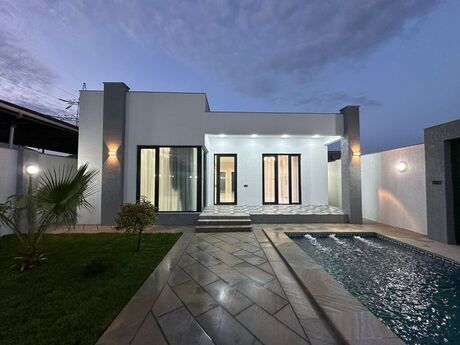 4 otaqlı həyət evi/bağ evi - Şüvəlan q. - 150 m²