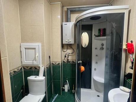 2 otaqlı köhnə tikili - Azadlıq Prospekti m. - 70 m²