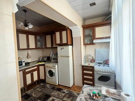 2 otaqlı köhnə tikili - Azadlıq Prospekti m. - 70 m²