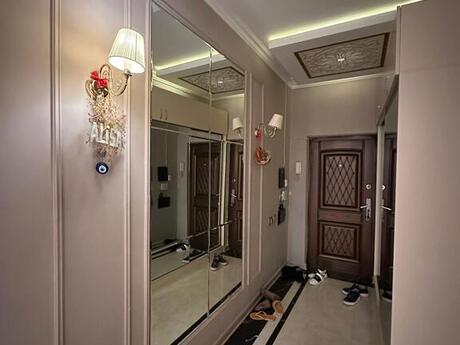 4 otaqlı yeni tikili - İnşaatçılar m. - 150 m²