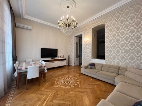 4 otaqlı köhnə tikili - Sahil m. - 200 m²