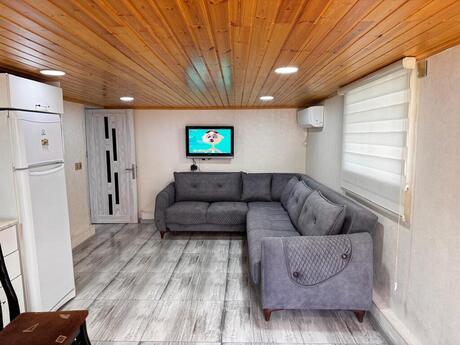 6 otaqlı həyət evi/bağ evi - Mehdiabad q. - 200 m²