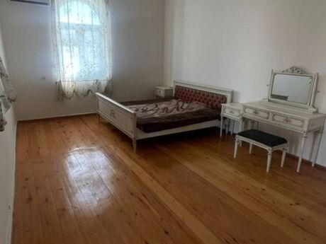 7 otaqlı həyət evi/bağ evi - Mərdəkan q. - 255 m²