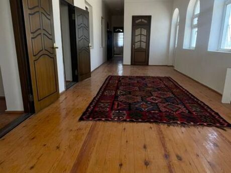 7 otaqlı həyət evi/bağ evi - Mərdəkan q. - 255 m²
