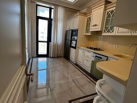 Elan №5533022 - Bakı, İnşaatçılar m., 4 otaqlı, 148 m², 12/18 mərtəbə