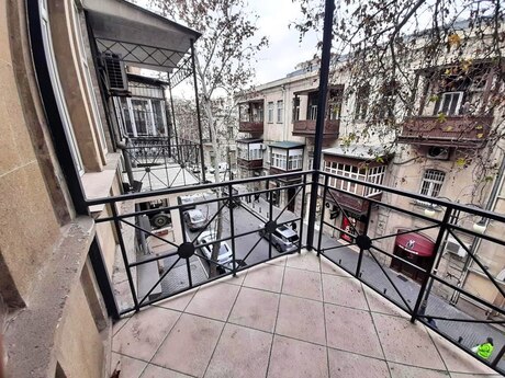 4 otaqlı köhnə tikili - Sahil m. - 200 m²