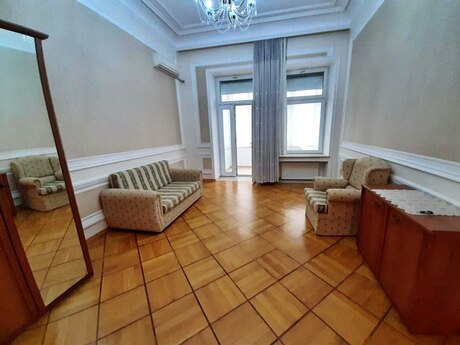 4 otaqlı köhnə tikili - Sahil m. - 200 m²