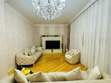 5 otaqlı həyət evi/bağ evi - Mərdəkan q. - 250 m²