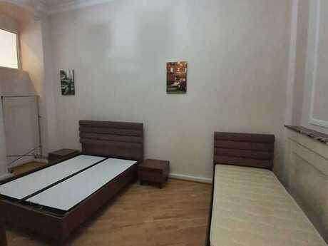 4-комн. вторичка - м. 28 мая - 150 м²