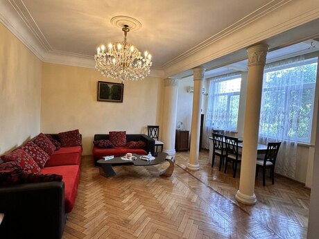 4 otaqlı köhnə tikili - Nəsimi r. - 130 m²