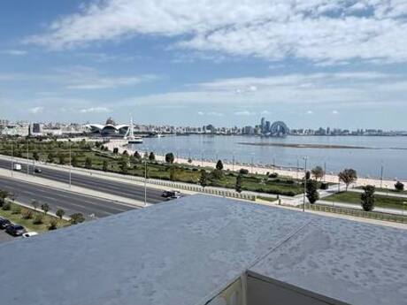 4 otaqlı yeni tikili - Bayıl q. - 244 m²