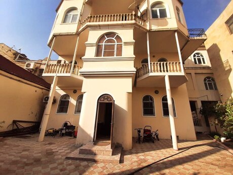 8 otaqlı həyət evi/bağ evi - Nərimanov r. - 900 m²