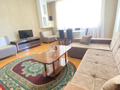 Kirayə 3 otaqlı mənzil, 145 m², Nizami: 1 000 ₼/ay 2