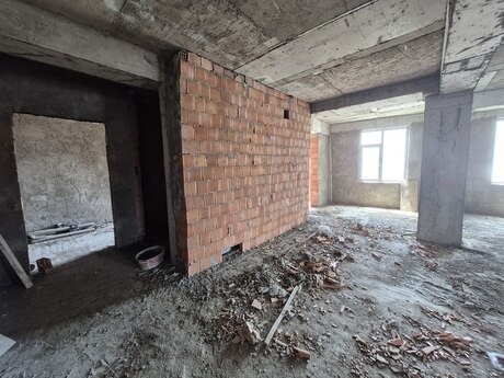 3-комн. новостройка - м. Иншаатчылар - 125 м²