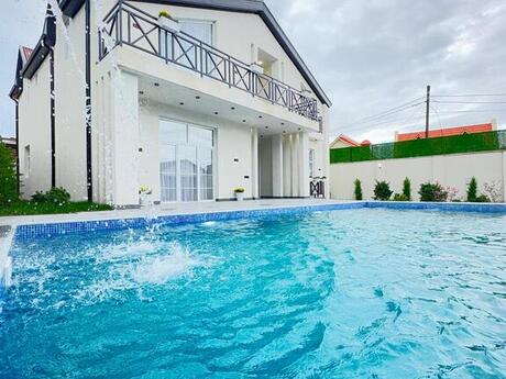 6 otaqlı həyət evi/bağ evi - Şüvəlan q. - 250 m²