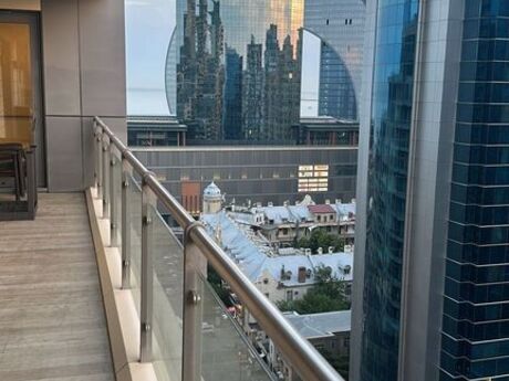 4 otaqlı yeni tikili - Səbail r. - 196 m²