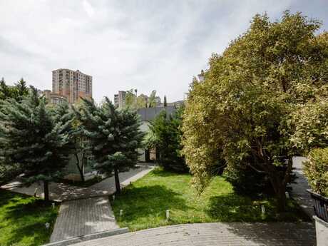 10 otaqlı həyət evi/bağ evi - Nəsimi m. - 1258 m²