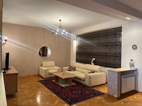 3-комн. новостройка - м. 28 мая - 117 м²