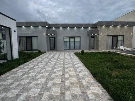 4 otaqlı həyət evi/bağ evi - Mərdəkan q. - 200 m²