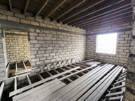 4 otaqlı həyət evi/bağ evi - Sulutəpə q. - 110 m²