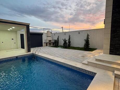 4 otaqlı həyət evi/bağ evi - Şüvəlan q. - 140 m²
