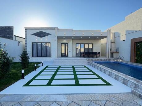 4 otaqlı həyət evi/bağ evi - Şüvəlan q. - 190 m²