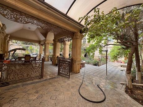 15 otaqlı həyət evi/bağ evi - Biləcəri q. - 800 m²