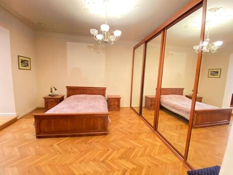 3 otaqlı köhnə tikili - Sahil m. - 120 m²