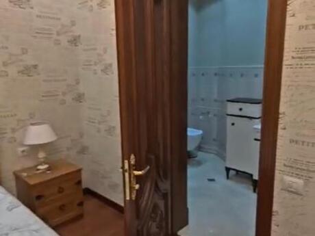 10 otaqlı həyət evi/bağ evi - Gənclik m. - 1000 m²