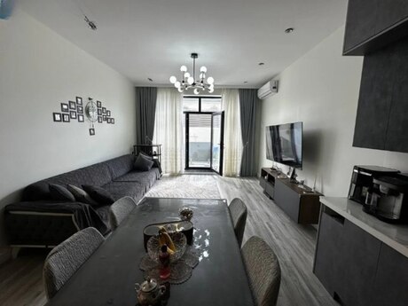 5 otaqlı həyət evi/bağ evi - Nəsimi m. - 240 m²