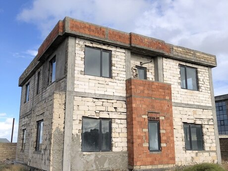 8 otaqlı həyət evi/bağ evi - Buzovna q. - 450 m²