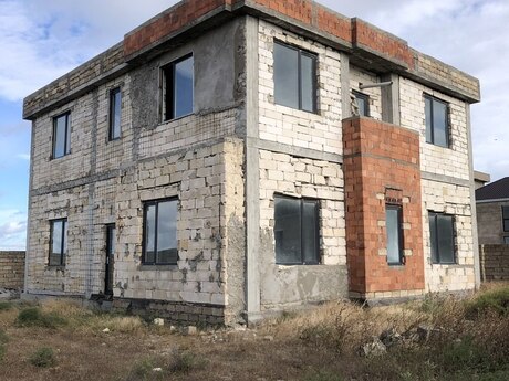 8 otaqlı həyət evi/bağ evi - Buzovna q. - 450 m²