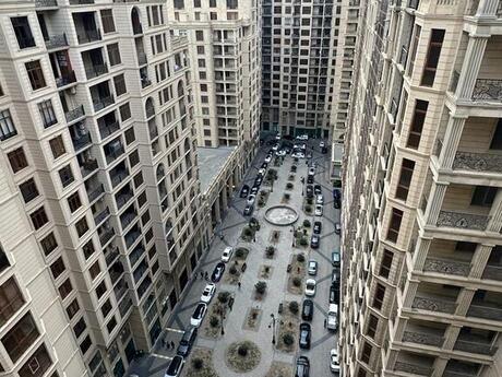3-комн. новостройка - Насиминский  р. - 202 м²