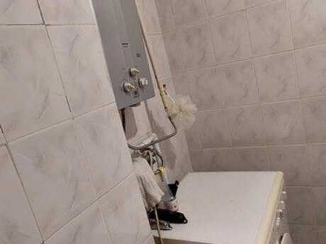 3 otaqlı köhnə tikili - Yeni Günəşli q. - 80 m²