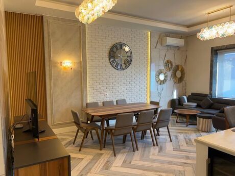 9 otaqlı həyət evi/bağ evi - Gənclik m. - 450 m²