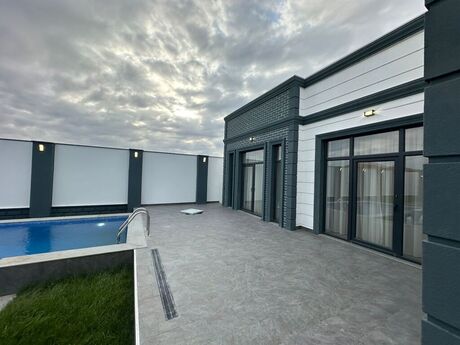 4 otaqlı həyət evi/bağ evi - Şüvəlan q. - 220 m²